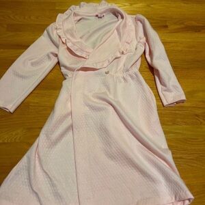 Vintage Heathers collection Pink Ruffled bathrobe juniors medium